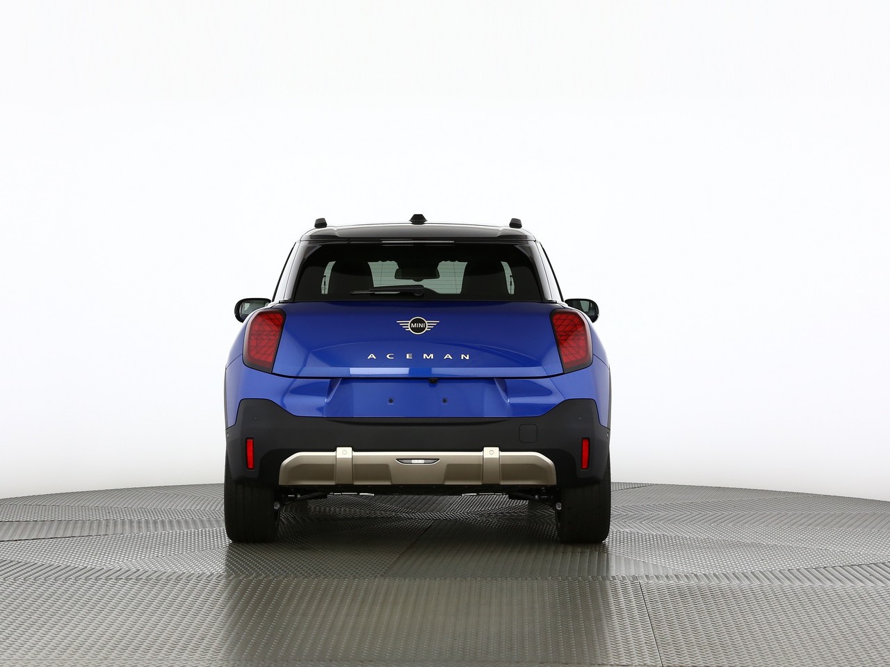MINI Aceman E-image-3
