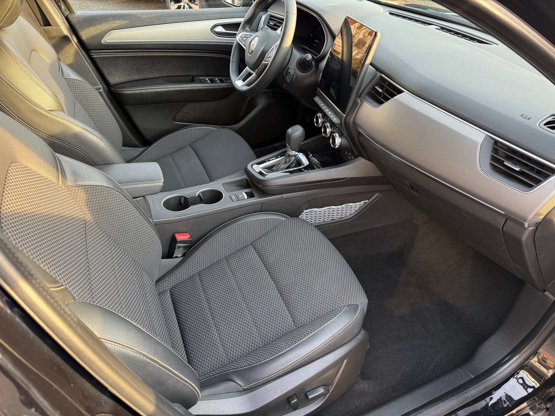 RENAULT Arkana 1.6 E-Techno-image-9