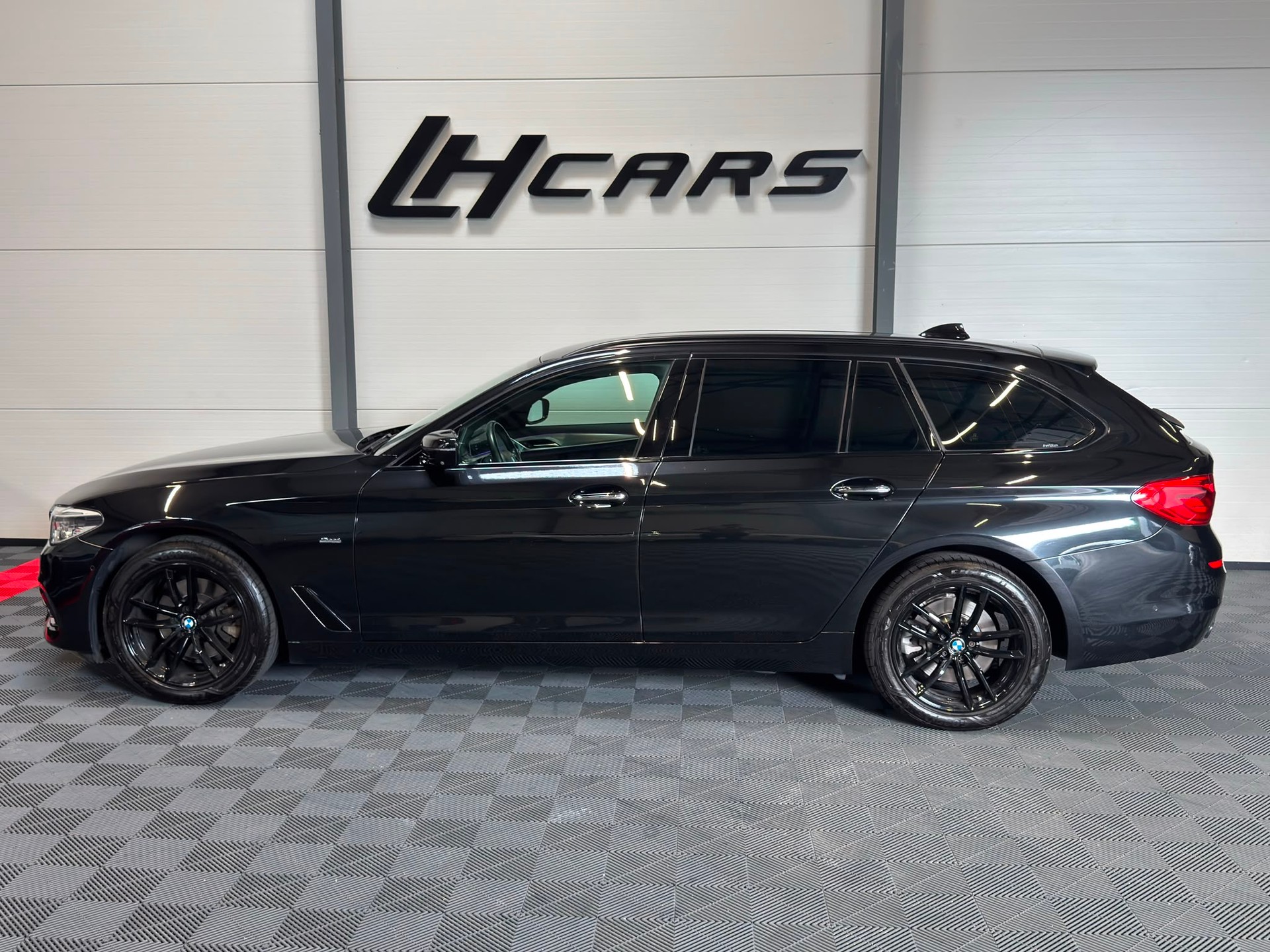 BMW 520d xDrive paddles Touring-image-1