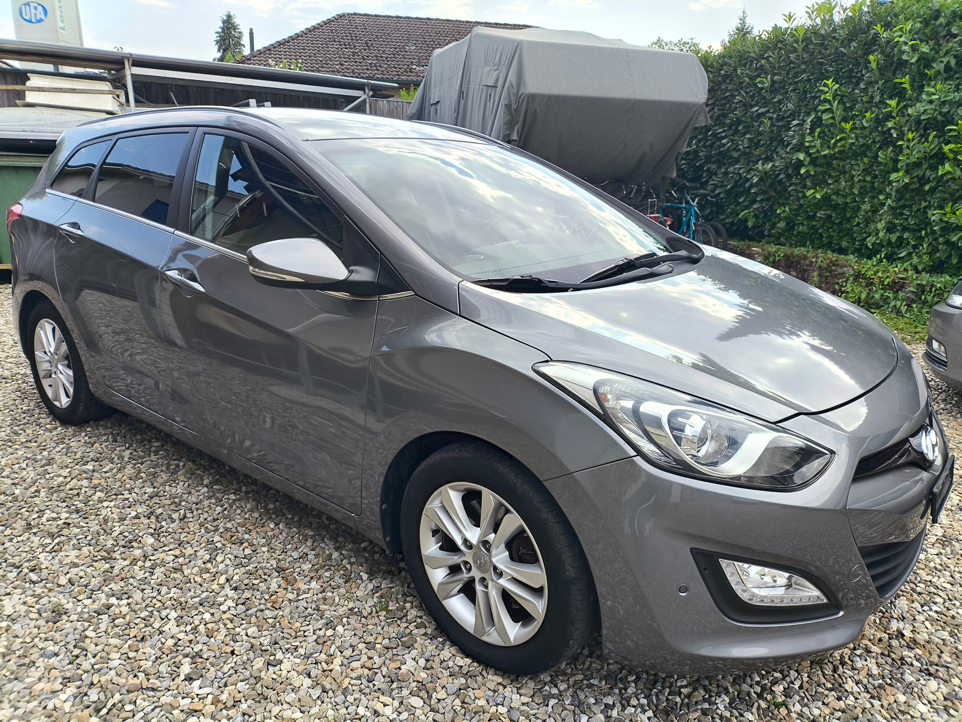 HYUNDAI i30 Wagon 1.6 CRDi Premium Automatic-image-1