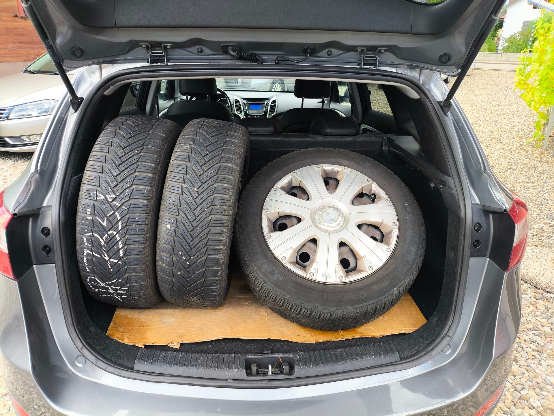 HYUNDAI i30 Wagon 1.6 CRDi Premium Automatic-image-15