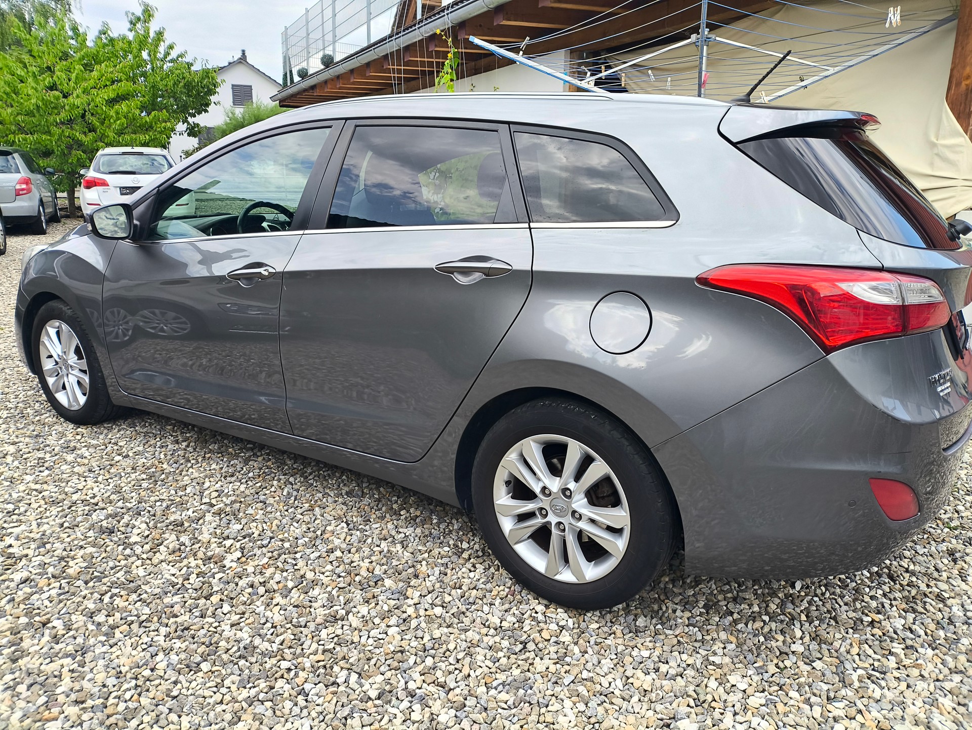 HYUNDAI i30 Wagon 1.6 CRDi Premium Automatic-image-3