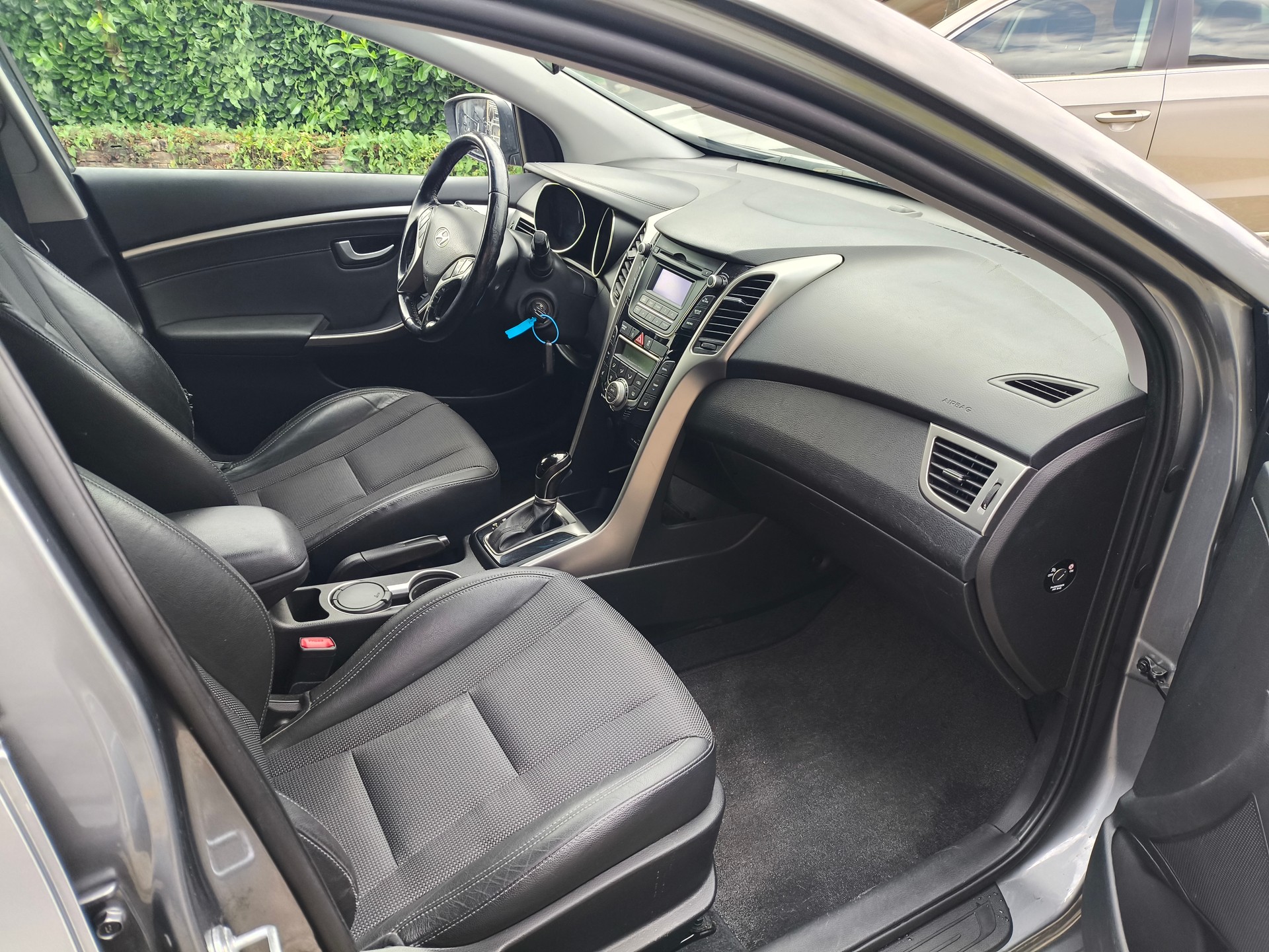 HYUNDAI i30 Wagon 1.6 CRDi Premium Automatic-image-14
