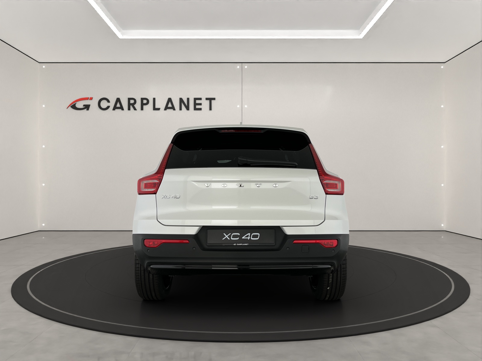 VOLVO XC40 2.0 B3 MH Plus Dark-image-4