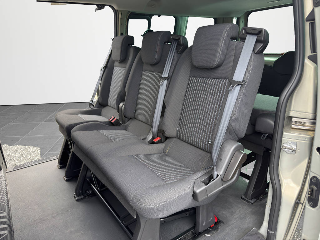 FORD Transit Custombi 300 L2 2.2 TDCi 125 Tren-image-11