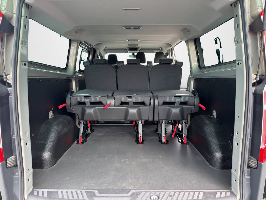 FORD Transit Custombi 300 L2 2.2 TDCi 125 Tren-image-12