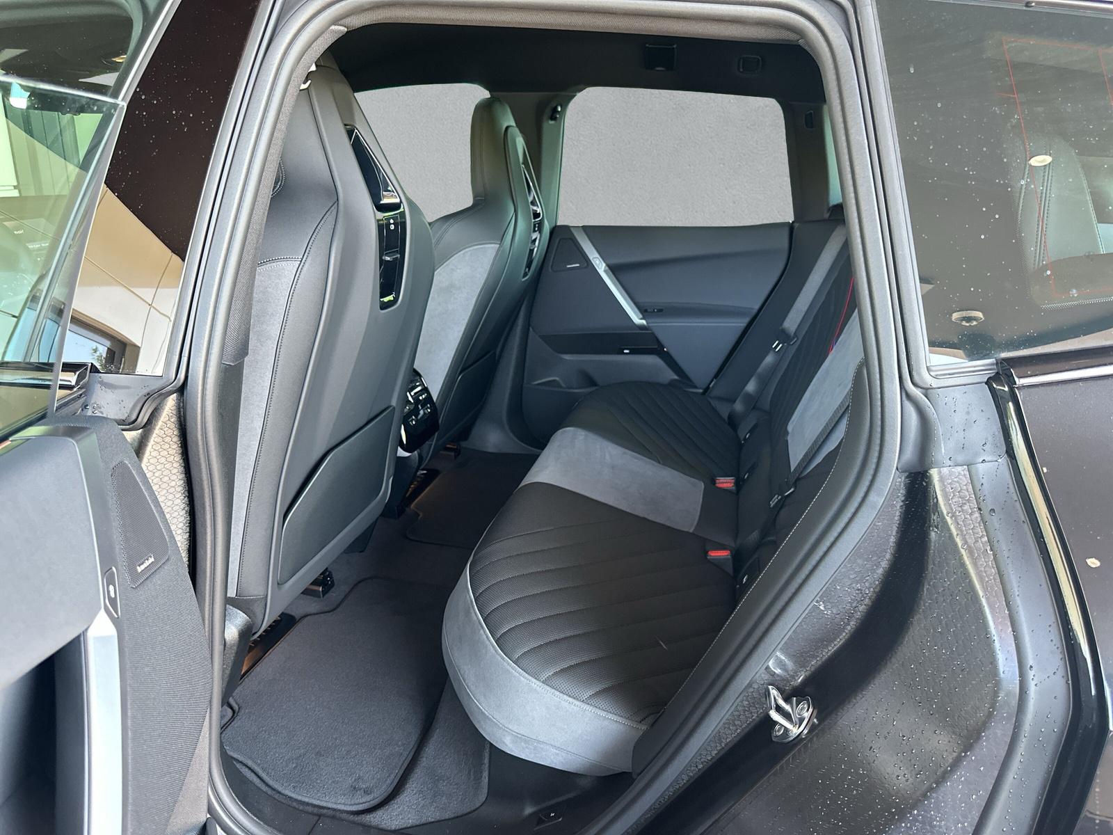 BMW iX xDrive60 M Sport Pro (CH) AHK 2.5T ** Action de Leasing à 0.9% **-image-11
