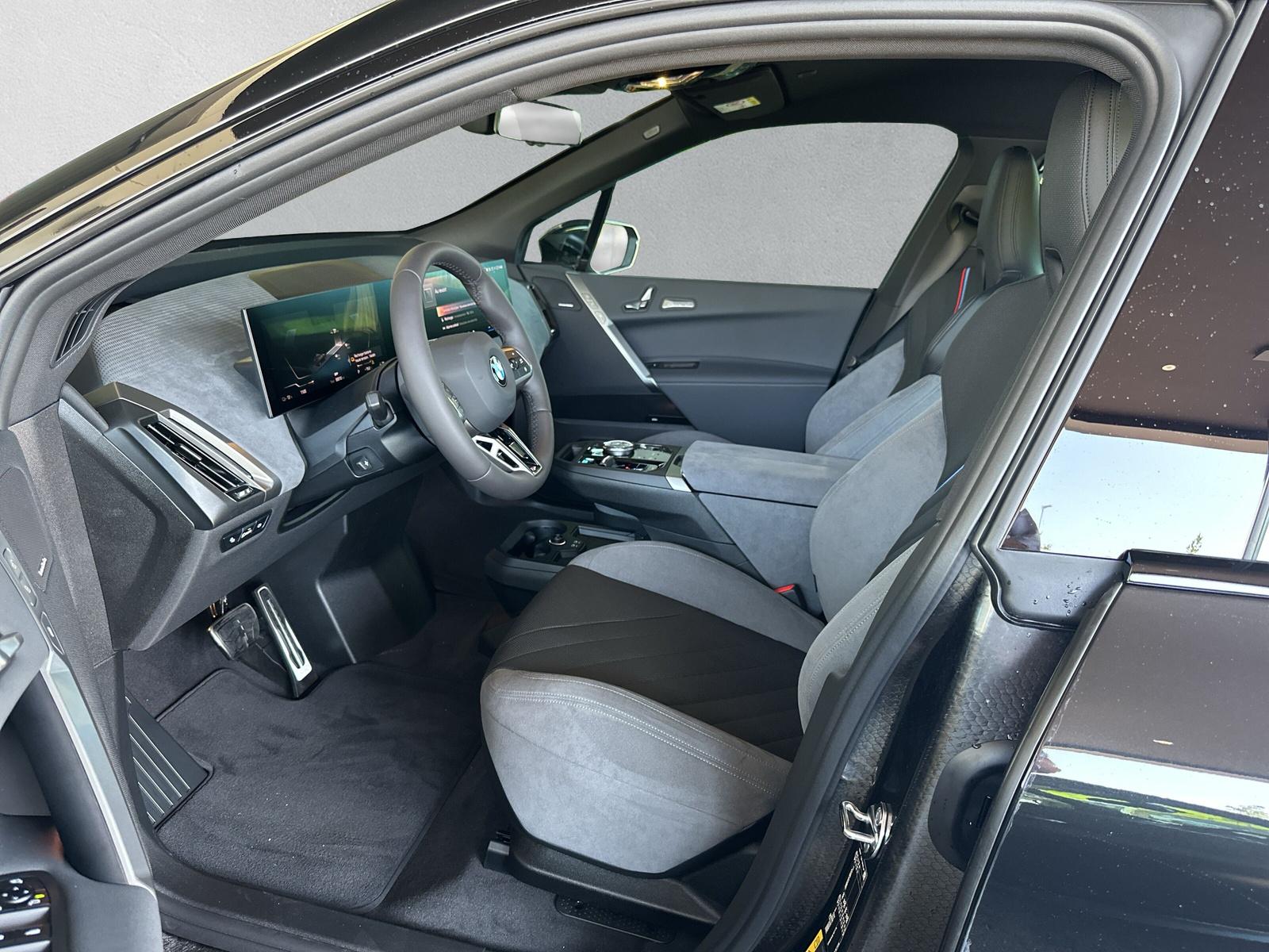 BMW iX xDrive60 M Sport Pro (CH) AHK 2.5T ** Action de Leasing à 0.9% **-image-10