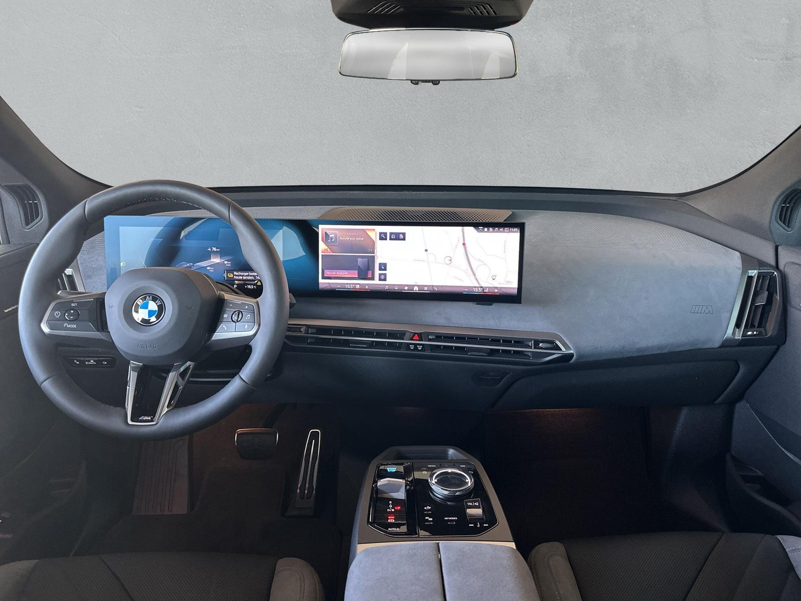 BMW iX xDrive60 M Sport Pro (CH) AHK 2.5T ** Action de Leasing à 0.9% **-image-12