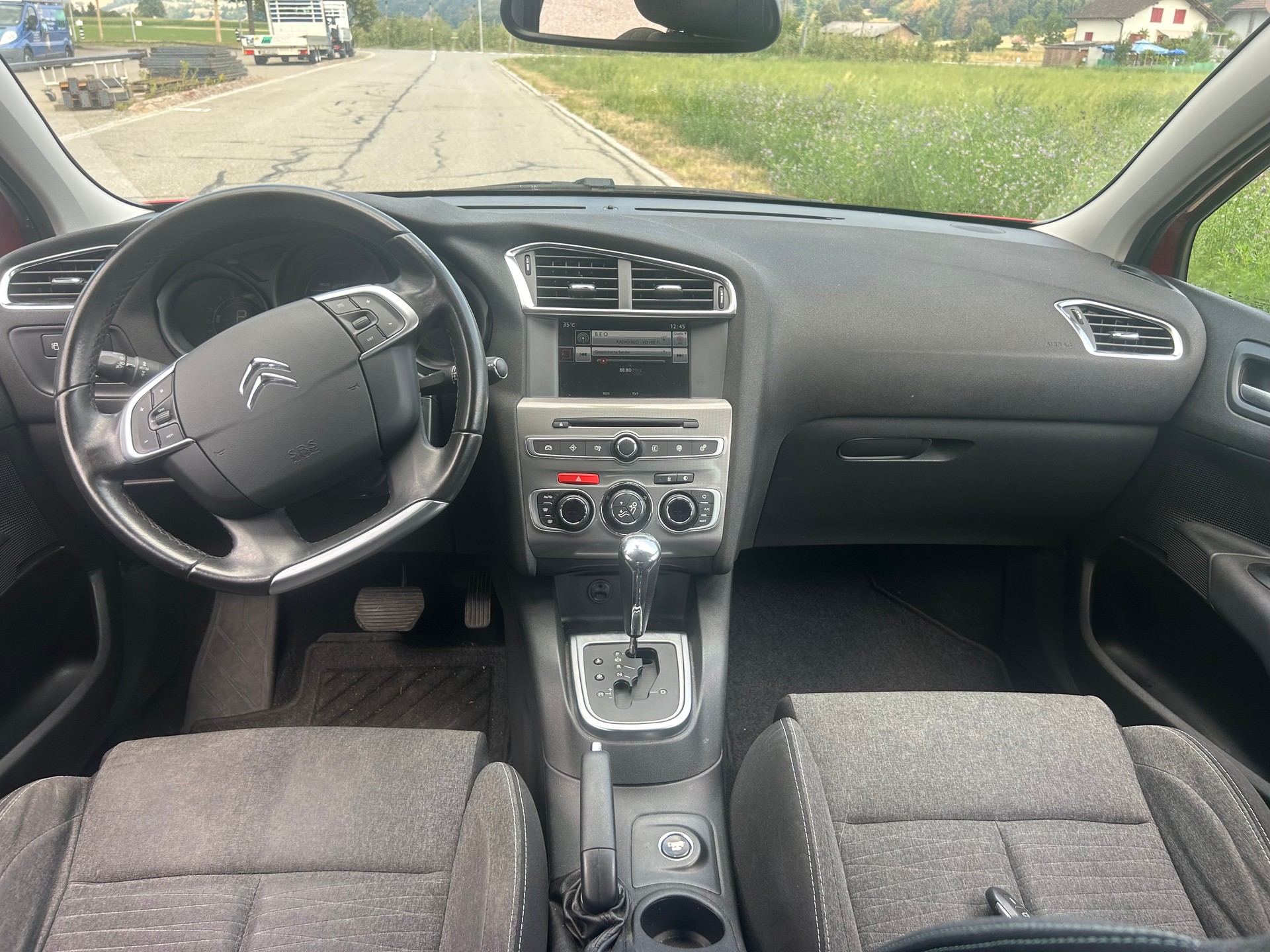 CITROEN C4 1.2 Pure Tech Feel Automatic-image-3