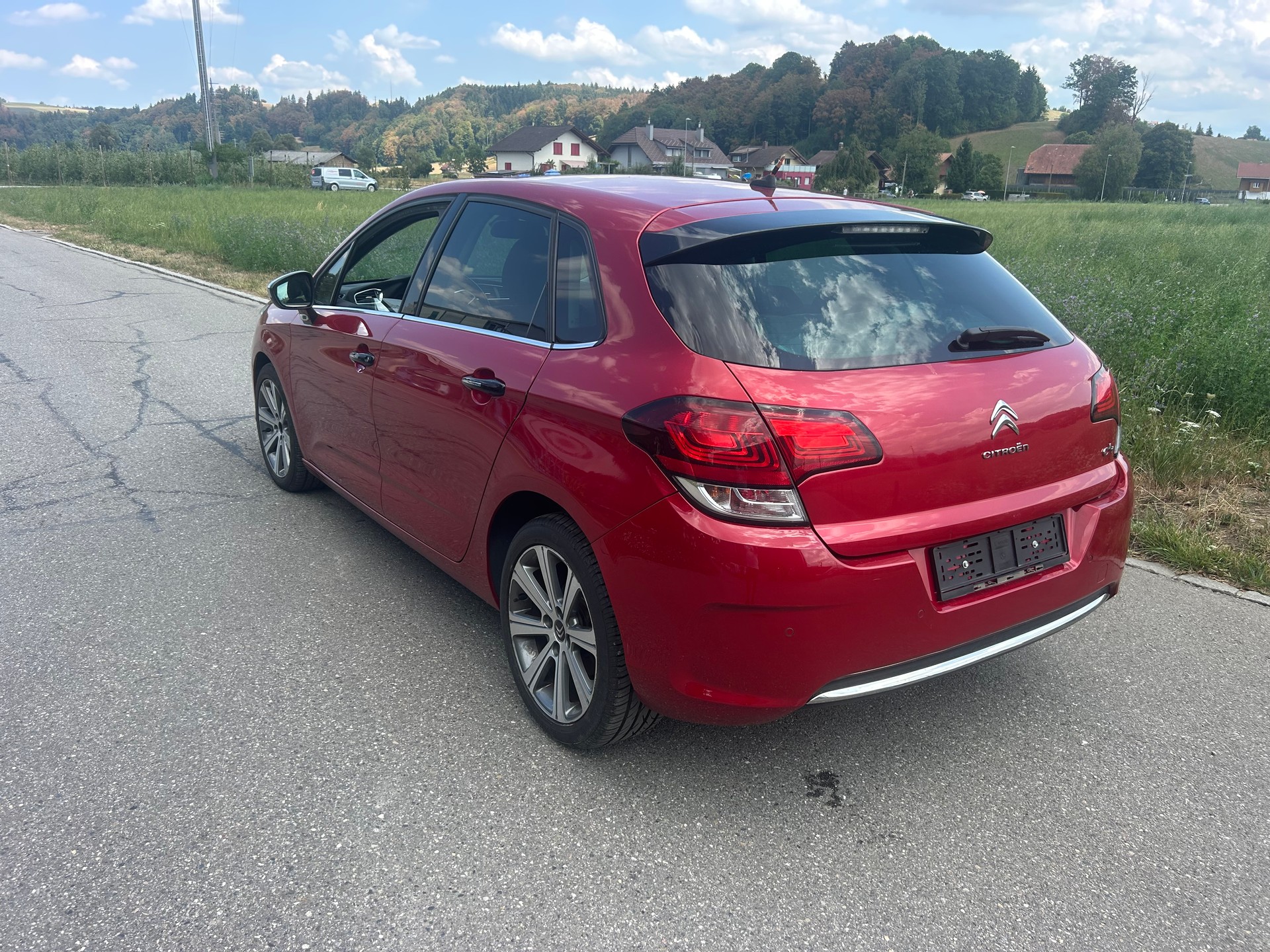 CITROEN C4 1.2 Pure Tech Feel Automatic-image-2