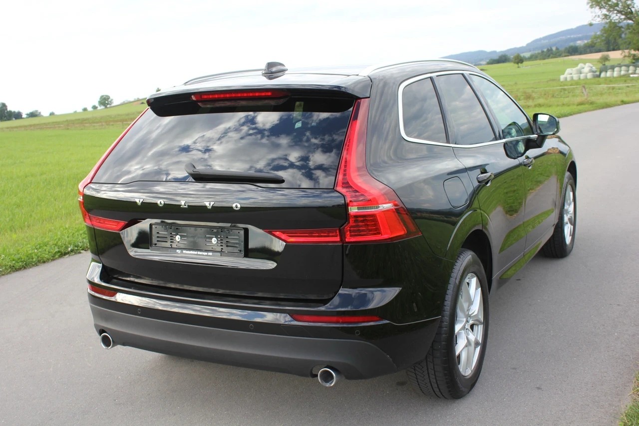 VOLVO XC60 D4 Momentum Geartronic-image-2