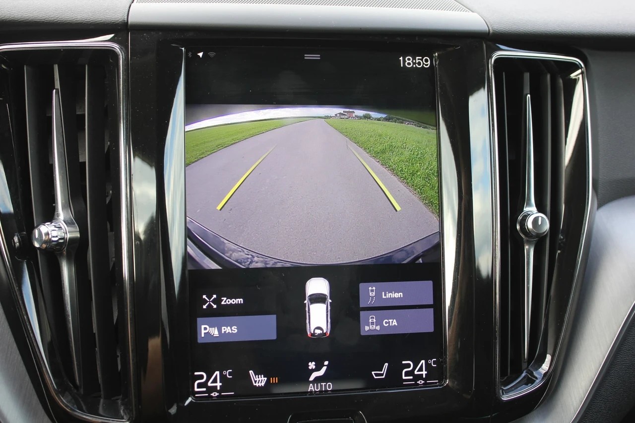 VOLVO XC60 D4 Momentum Geartronic-image-7