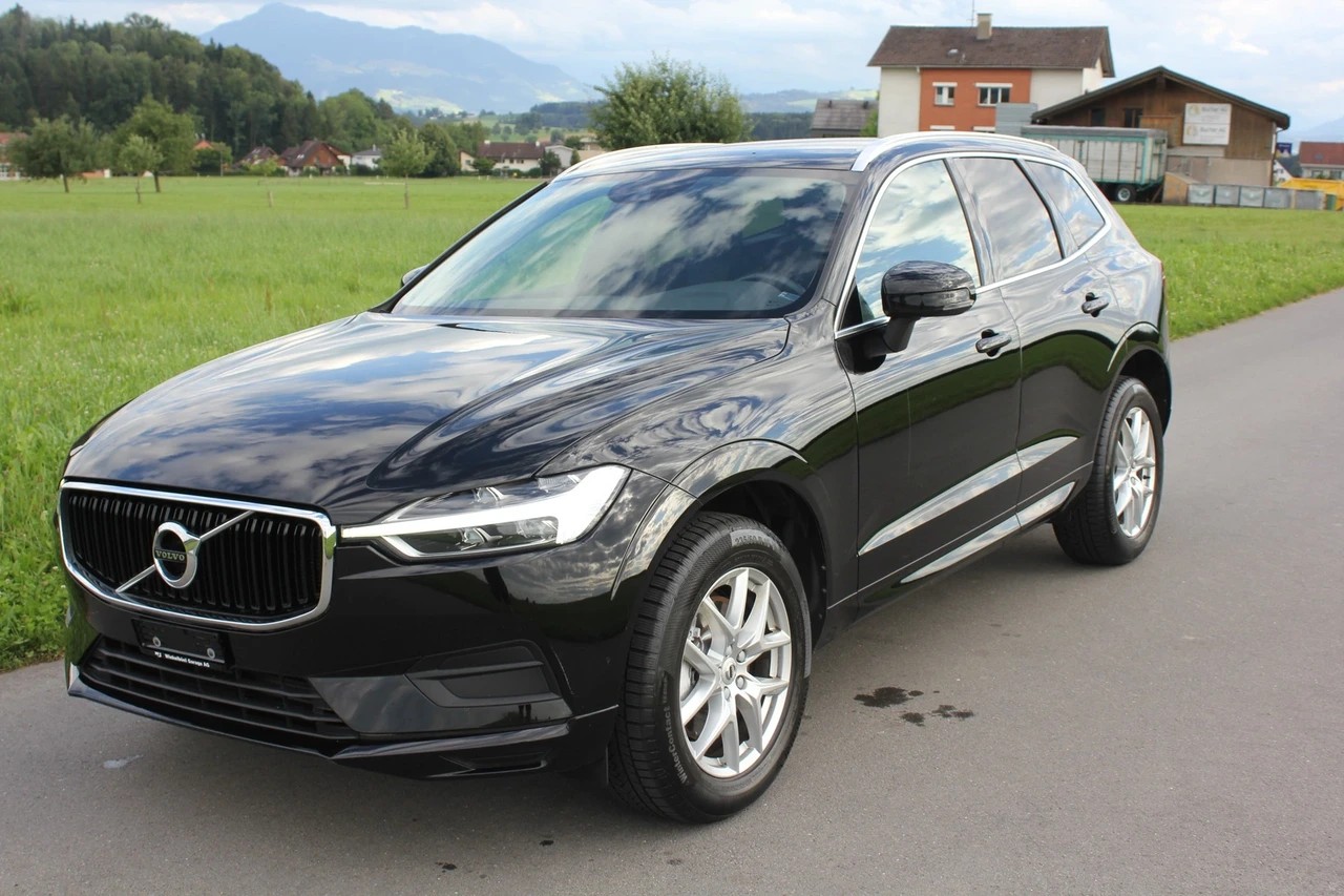 VOLVO XC60 D4 Momentum Geartronic-image-0