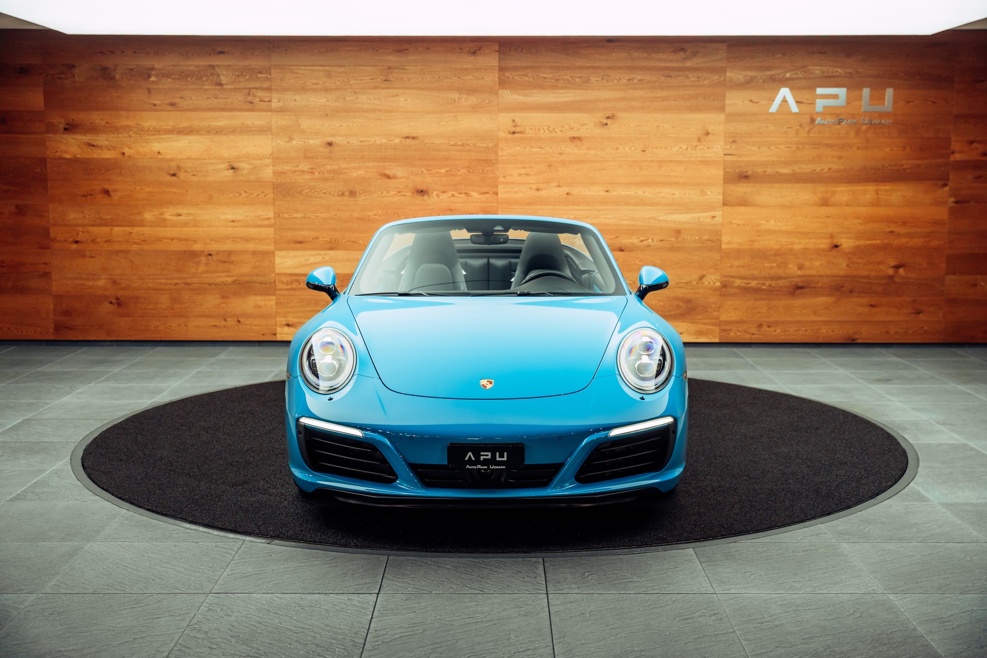 PORSCHE 911 Carrera 4S Cabrio PDK Miamiblau-image-16