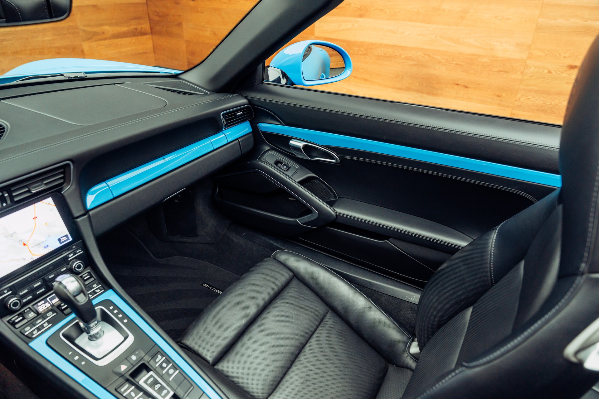 PORSCHE 911 Carrera 4S Cabrio PDK Miamiblau-image-9