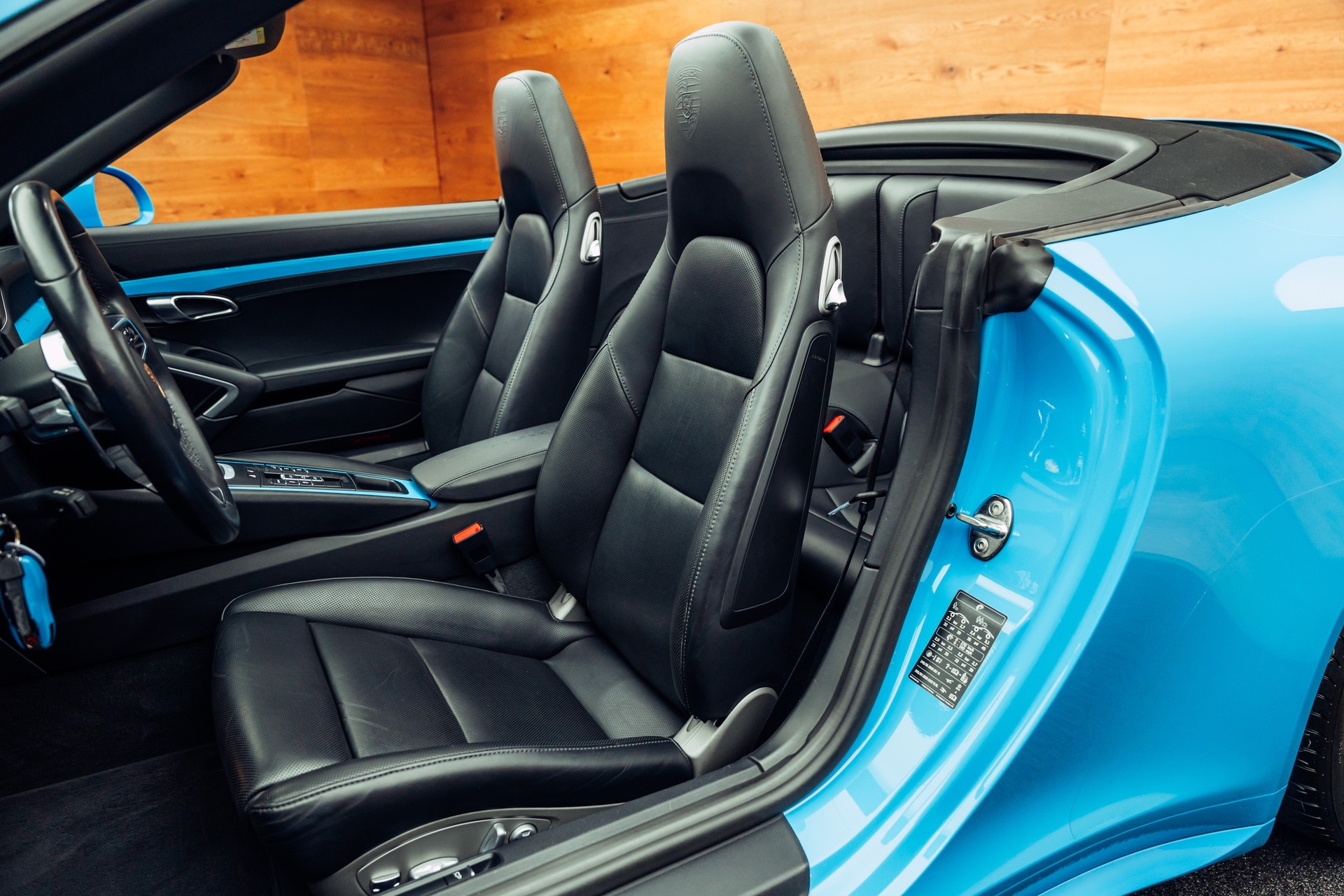 PORSCHE 911 Carrera 4S Cabrio PDK Miamiblau-image-5