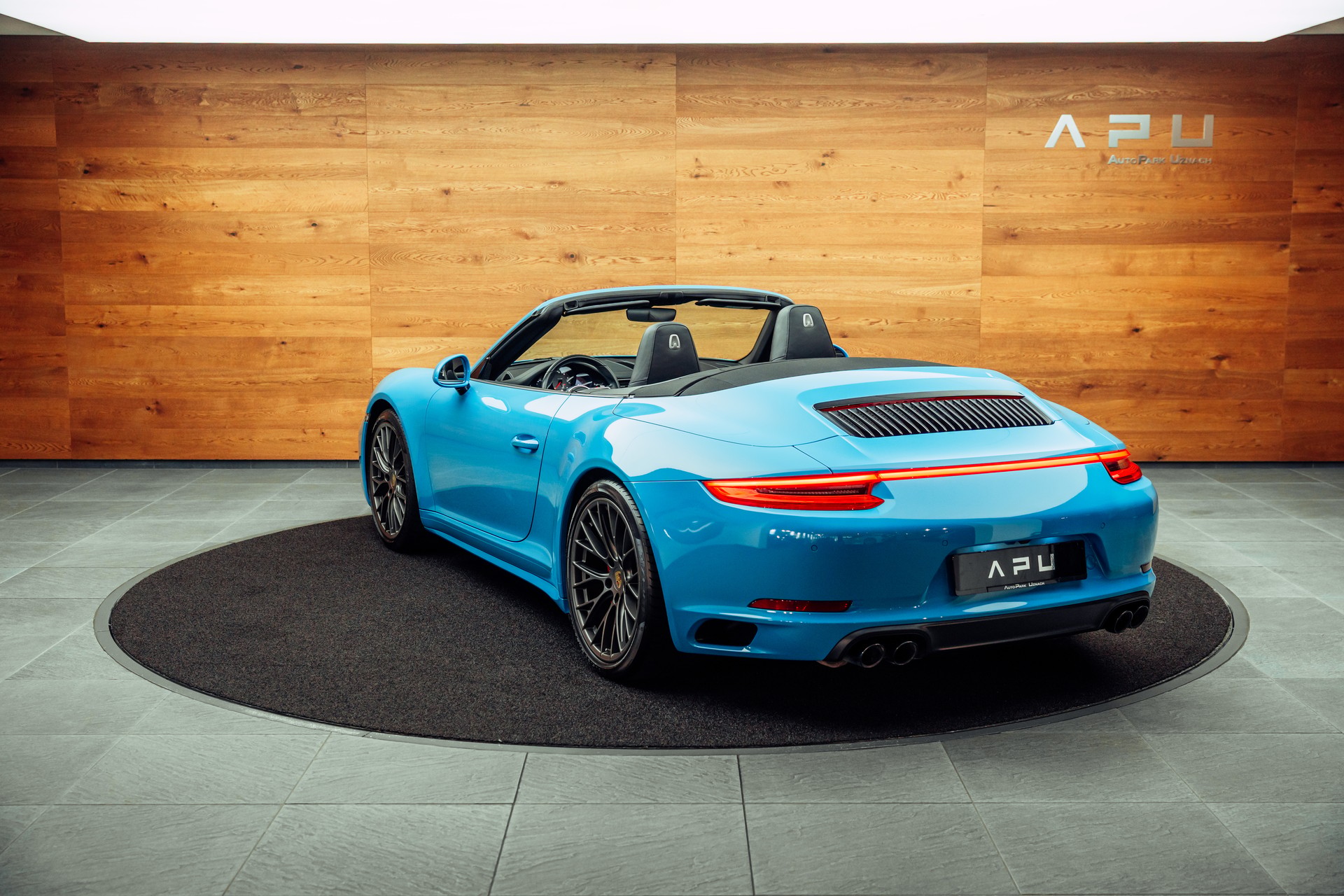 PORSCHE 911 Carrera 4S Cabrio PDK Miamiblau-image-2