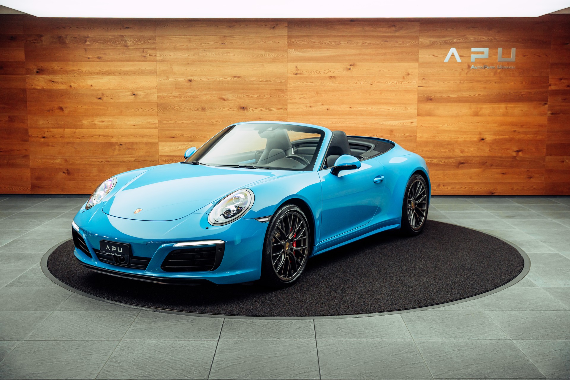 PORSCHE 911 Carrera 4S Cabrio PDK Miamiblau-image-3
