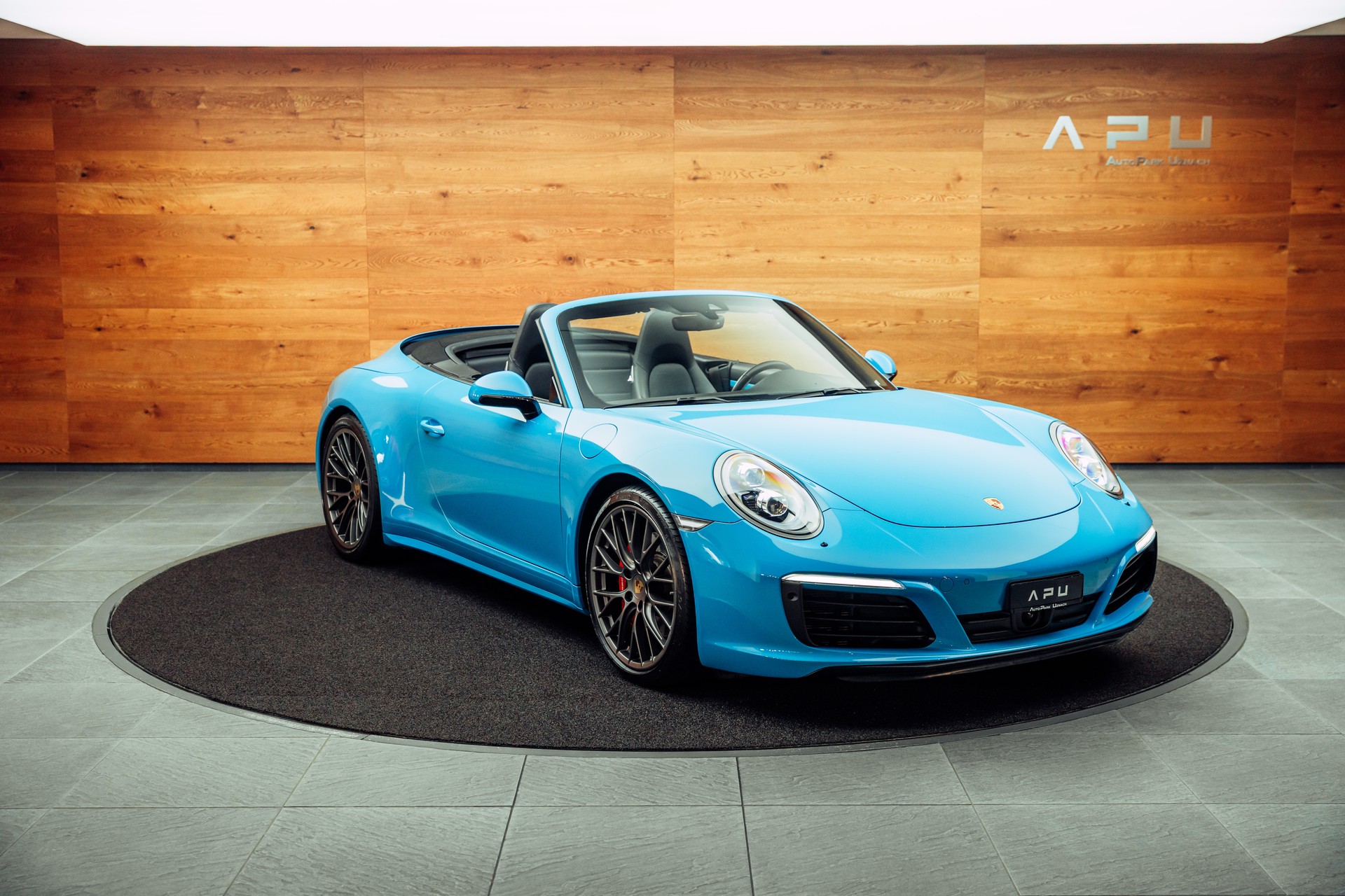 PORSCHE 911 Carrera 4S Cabrio PDK Miamiblau-image-0