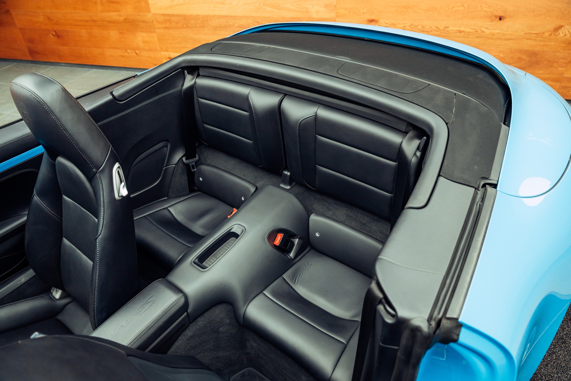 PORSCHE 911 Carrera 4S Cabrio PDK Miamiblau-image-7