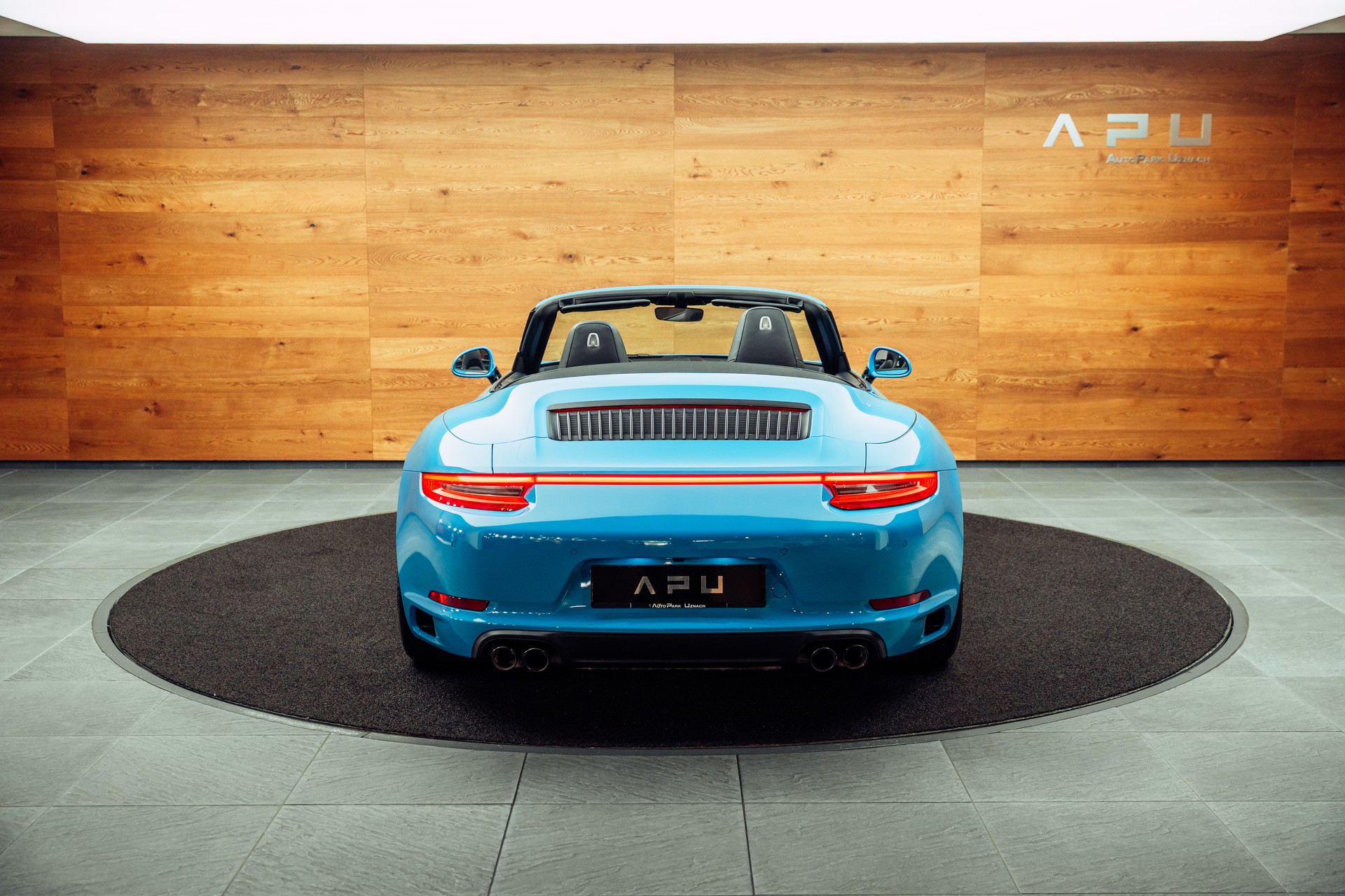 PORSCHE 911 Carrera 4S Cabrio PDK Miamiblau-image-15