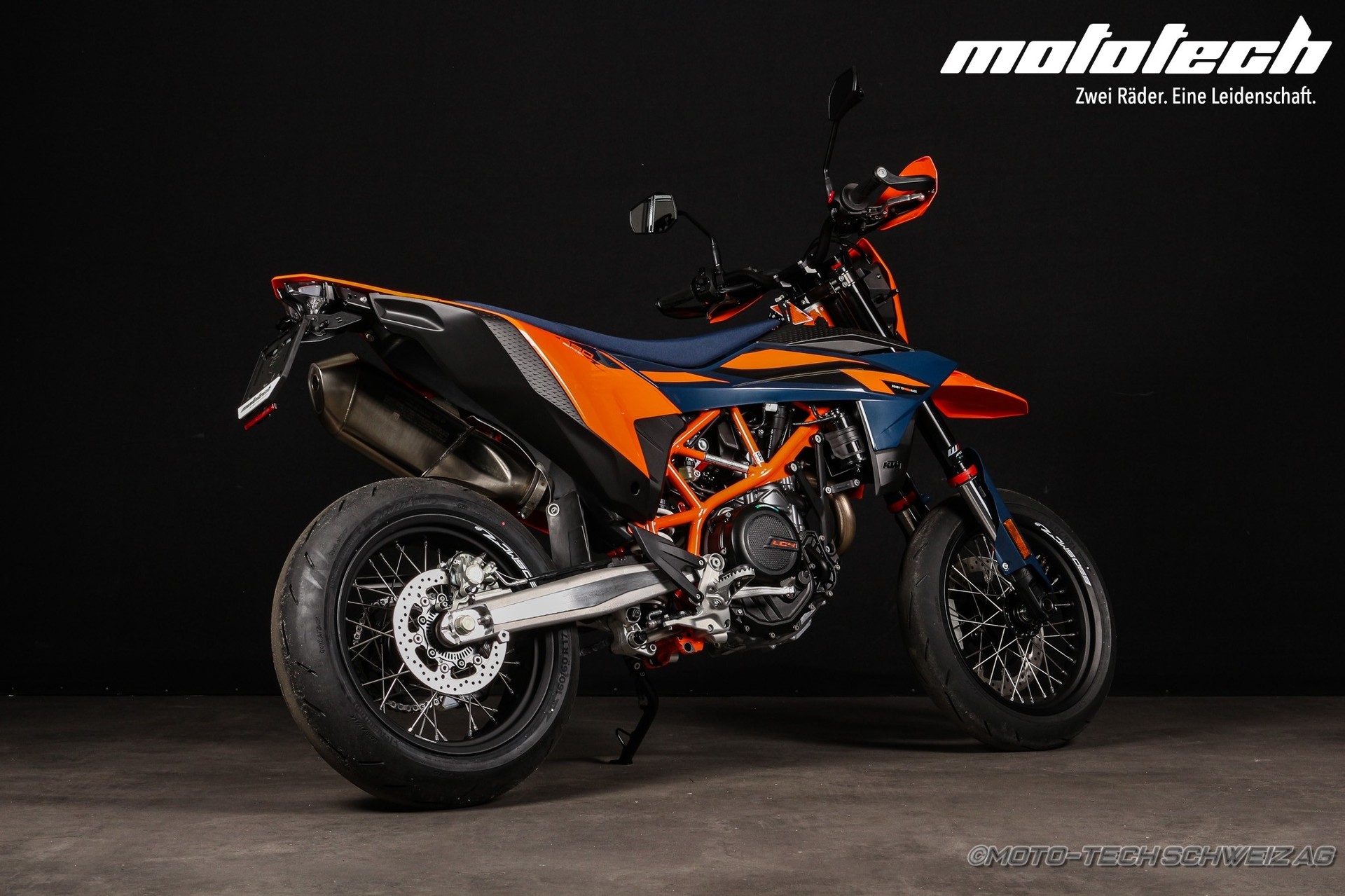 KTM 690 SMC R ABS (57/35kW)-showroom-element-1