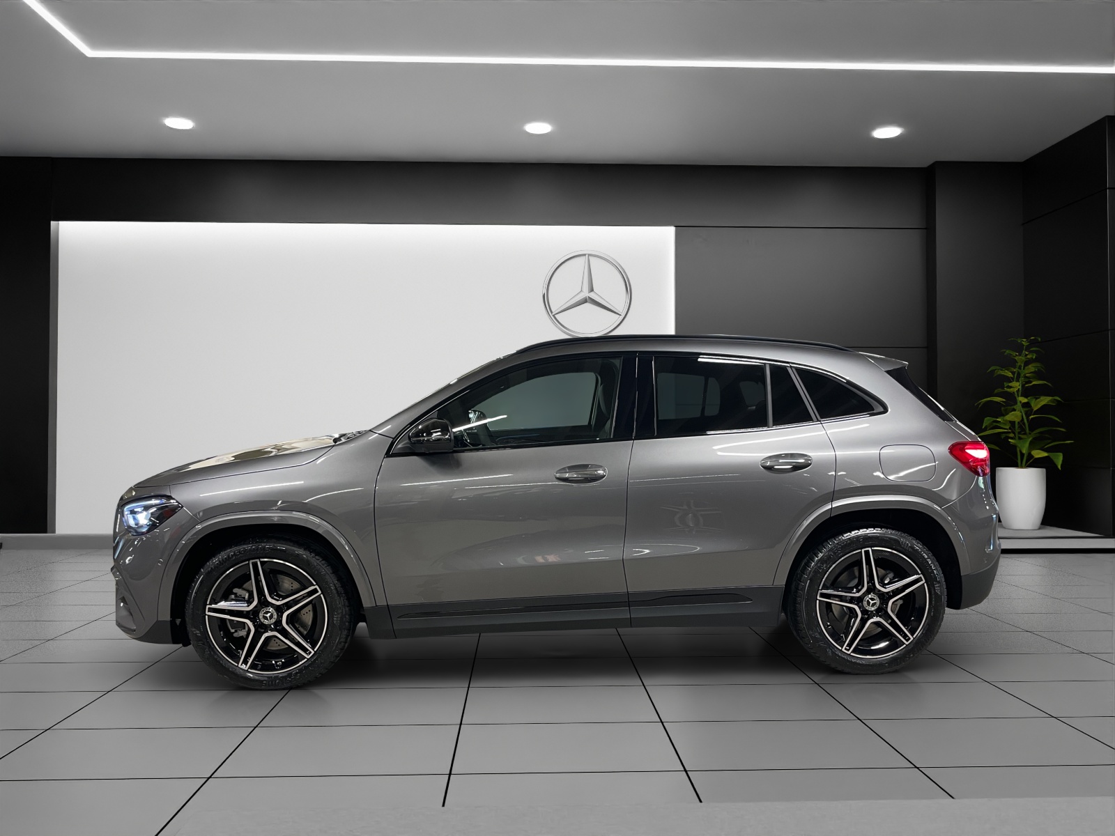 MERCEDES-BENZ GLA 250 4Matic 8G-DCT Swiss Star-image-2