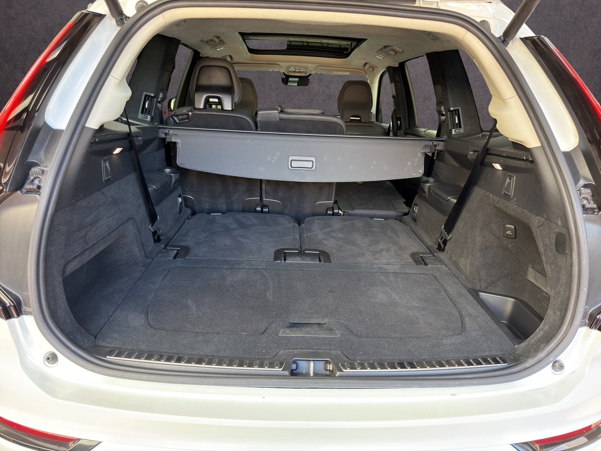 VOLVO XC90 2.0 T8 TE Ultra Dark eAWD-image-18
