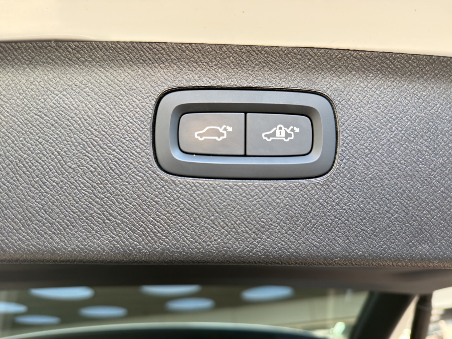 VOLVO XC90 2.0 T8 TE Ultra Dark eAWD-image-19
