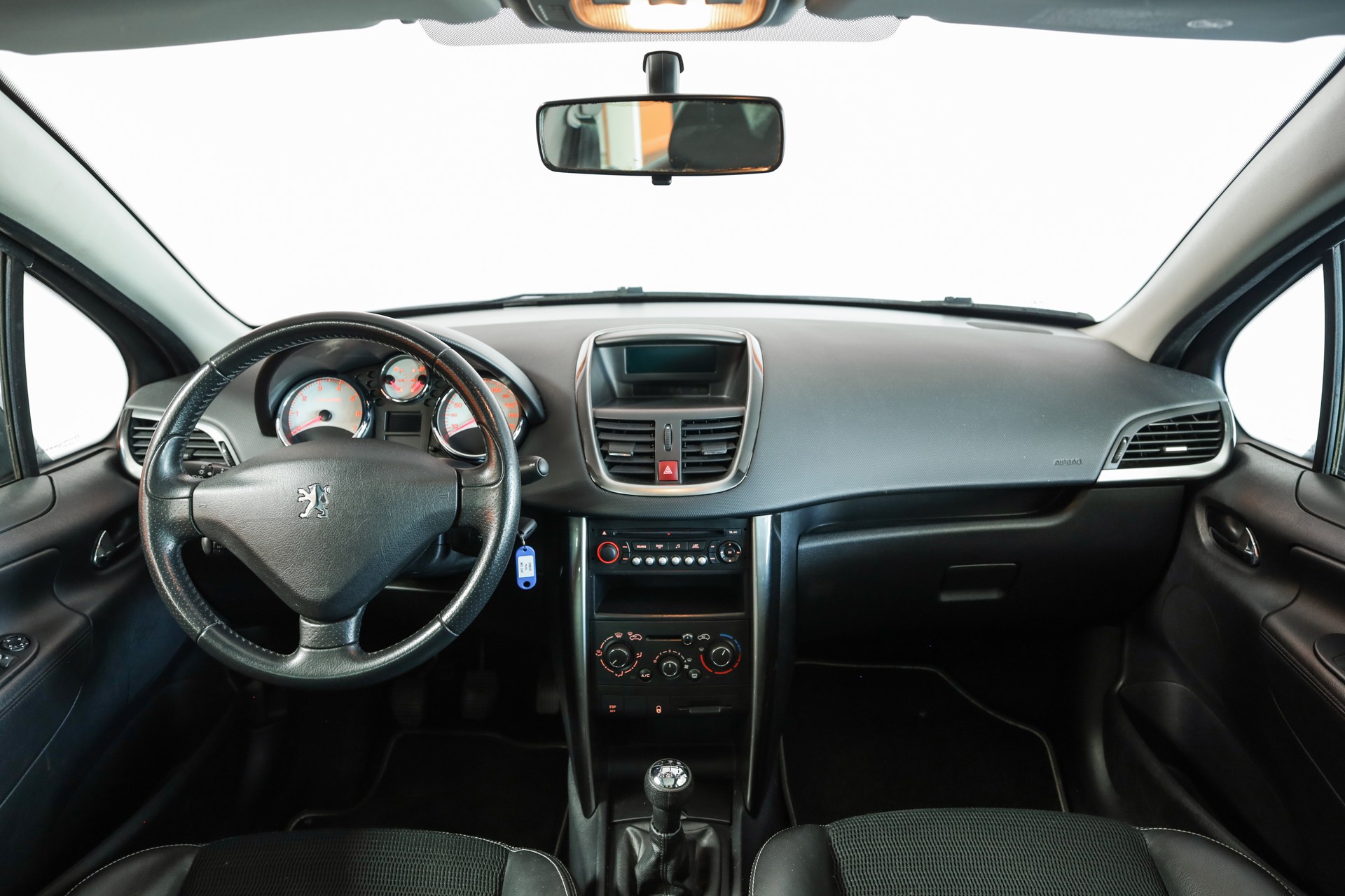 PEUGEOT 207 SW 1.6 16V Allure-image-7