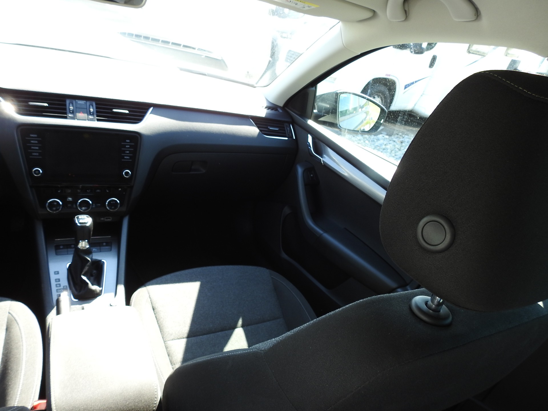 SKODA Octavia Combi 2.0 TDI Soleil 4x4 DSG-image-18