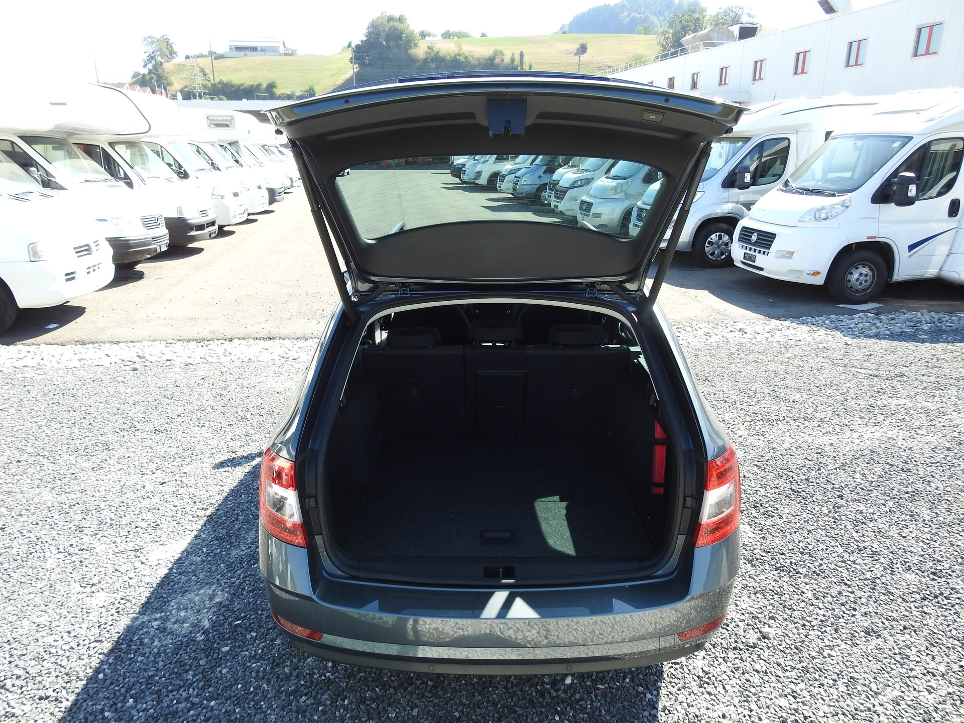 SKODA Octavia Combi 2.0 TDI Soleil 4x4 DSG-image-9