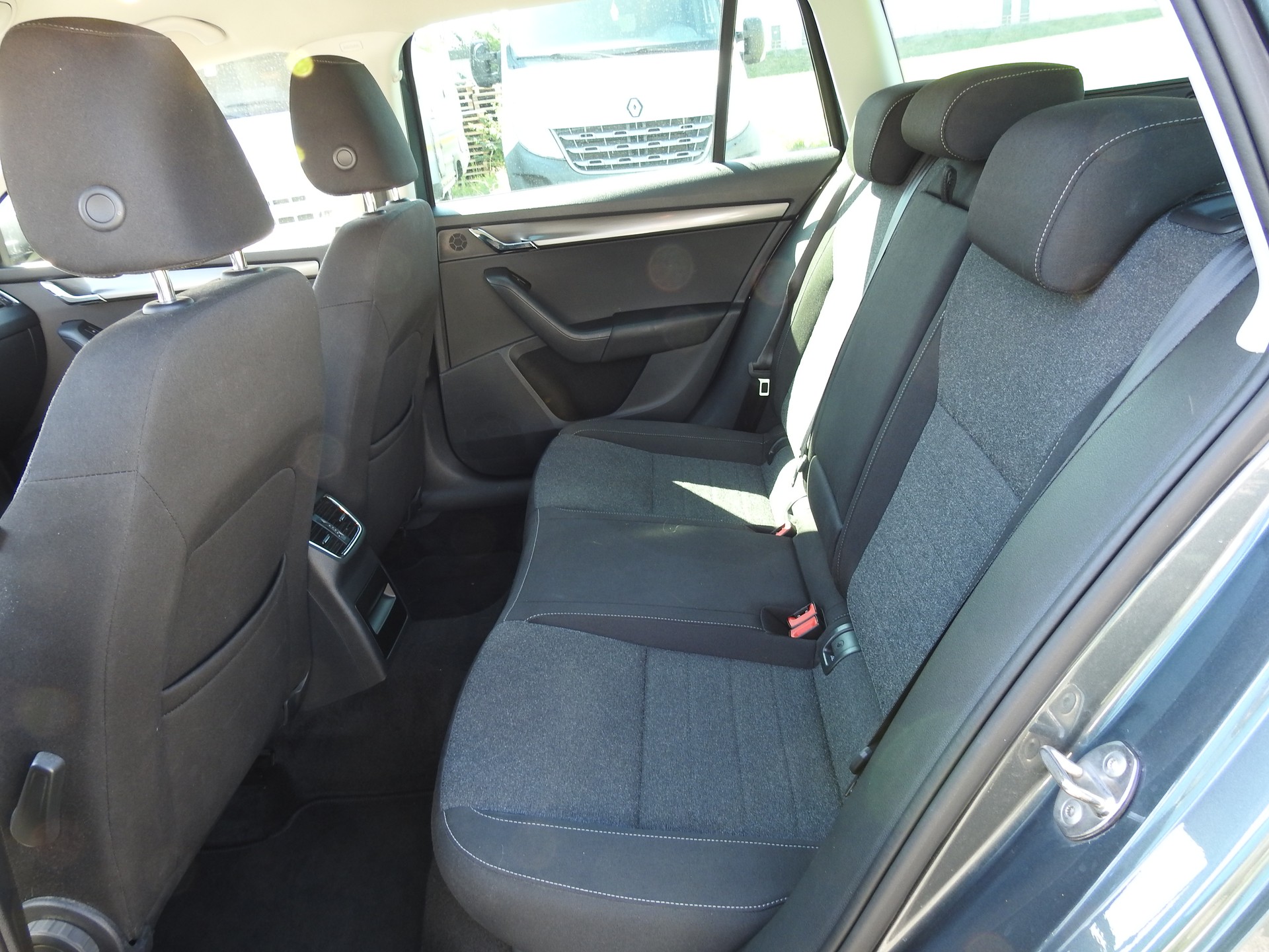 SKODA Octavia Combi 2.0 TDI Soleil 4x4 DSG-image-14