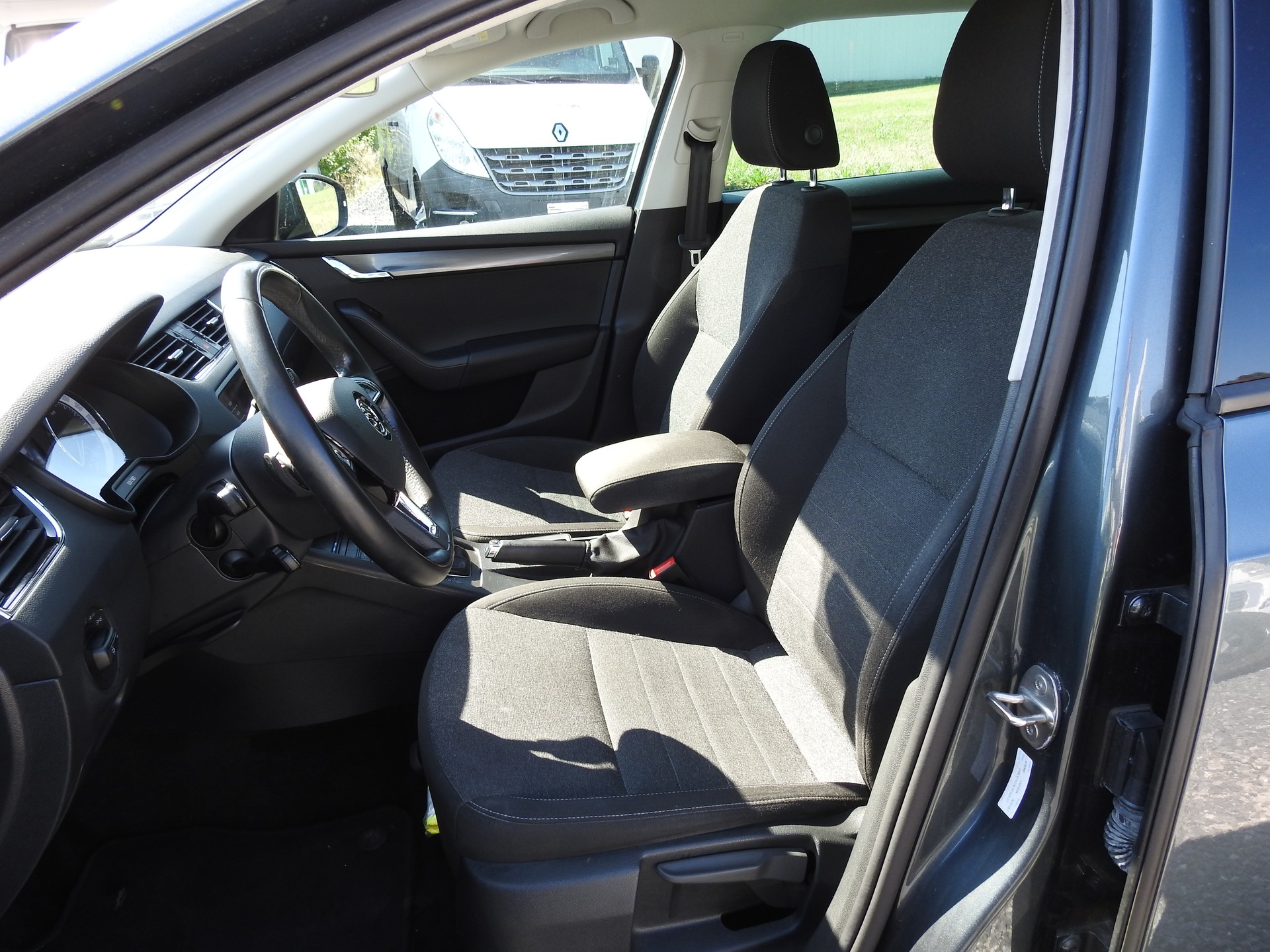 SKODA Octavia Combi 2.0 TDI Soleil 4x4 DSG-image-13