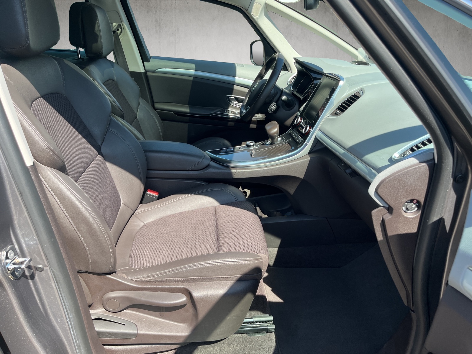 RENAULT Espace 1.6 dCi 160 Intens EDC-image-12