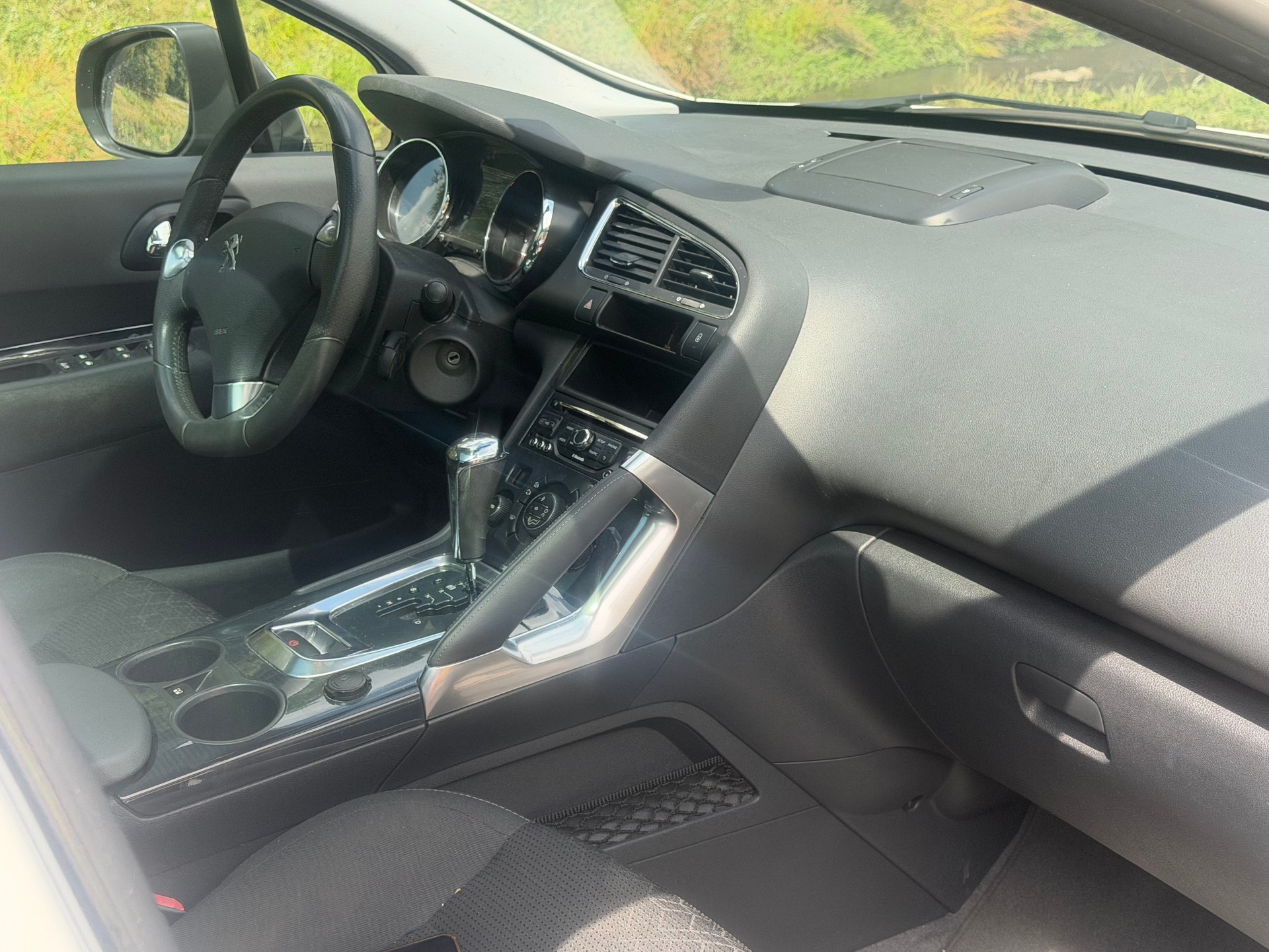 PEUGEOT 3008 1.6 16V T Style Tiptronic-image-9