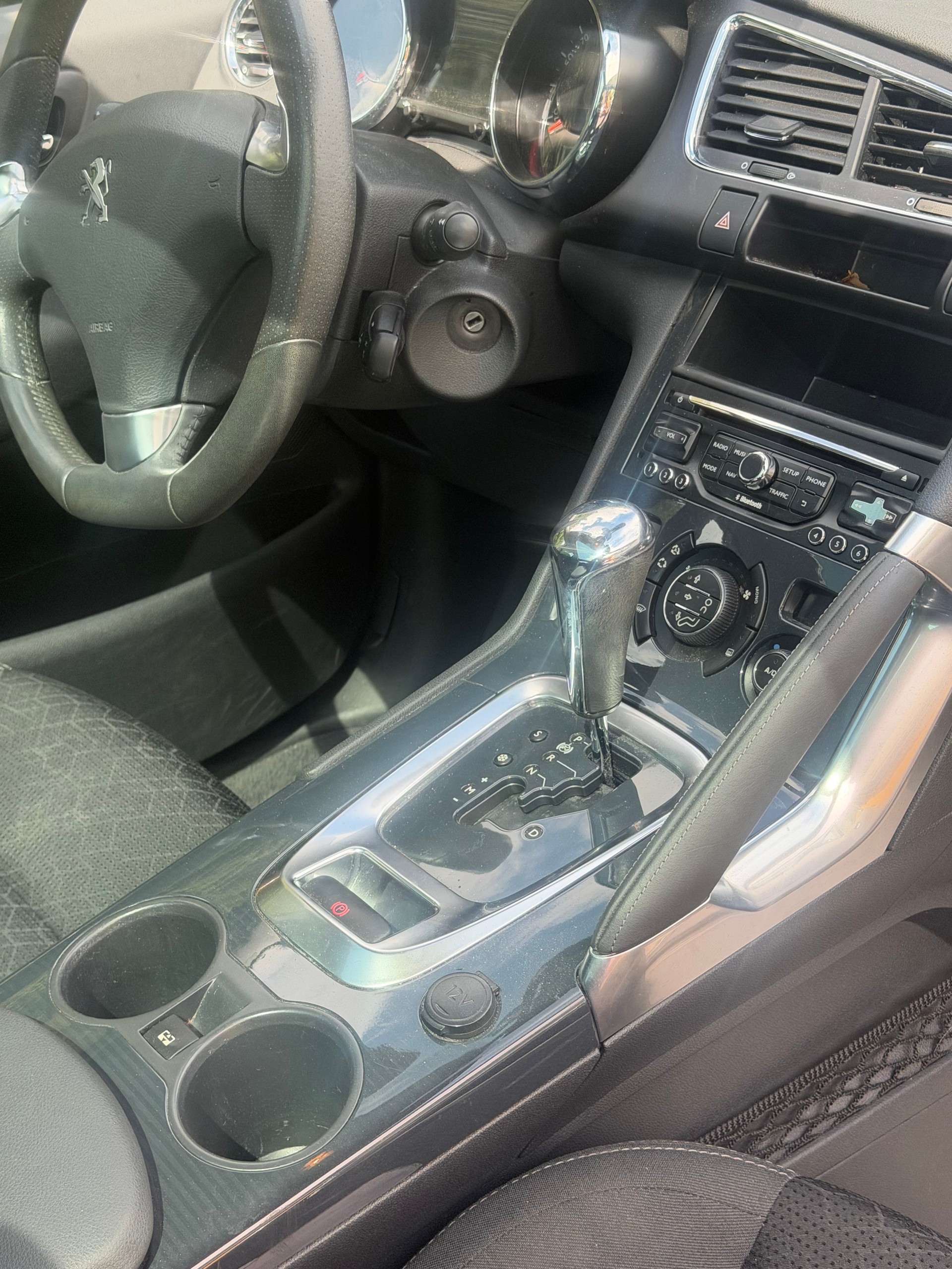 PEUGEOT 3008 1.6 16V T Style Tiptronic-image-10