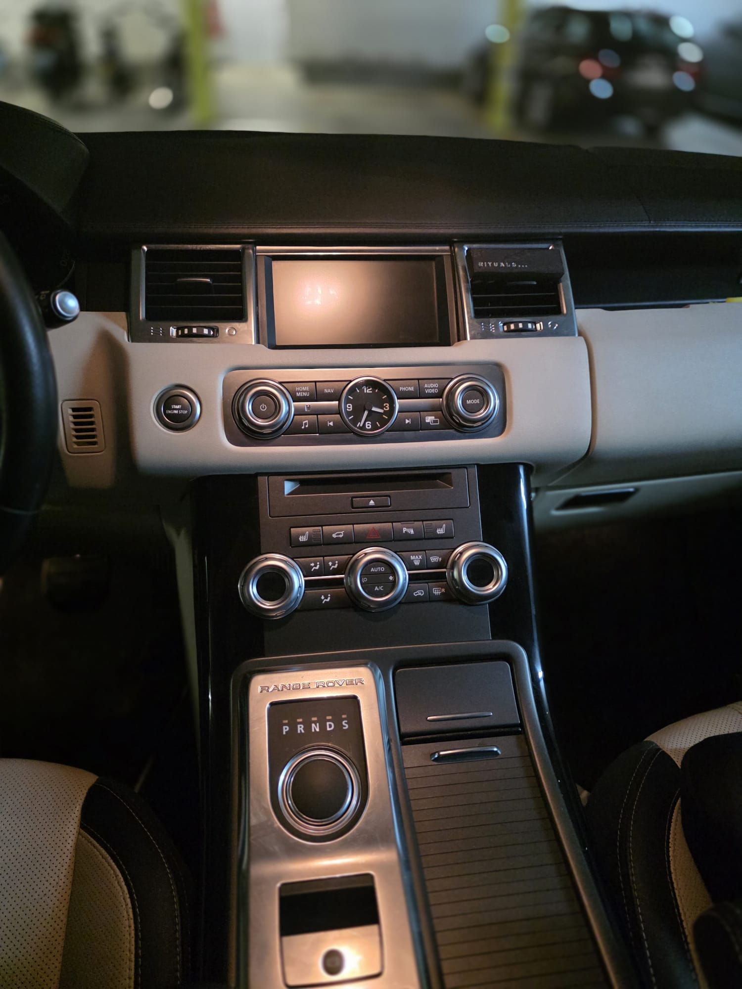 LAND ROVER Range Rover Sport 3.0 TDV6 Autobiography Automatic-image-8