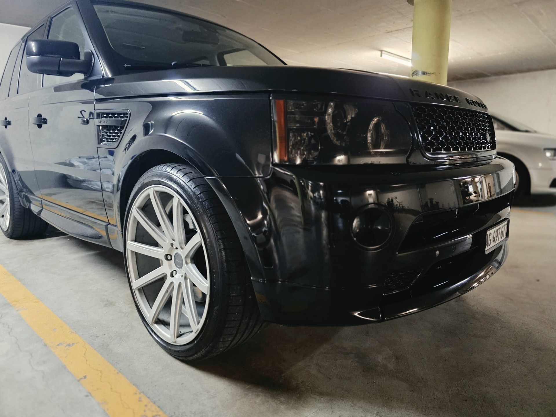 LAND ROVER Range Rover Sport 3.0 TDV6 Autobiography Automatic-image-2
