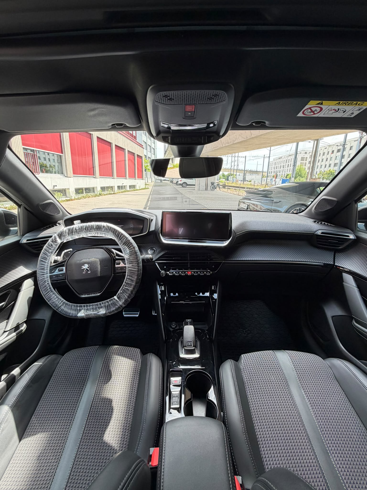 PEUGEOT 1.2 PureTech 100 GT Line-image-5
