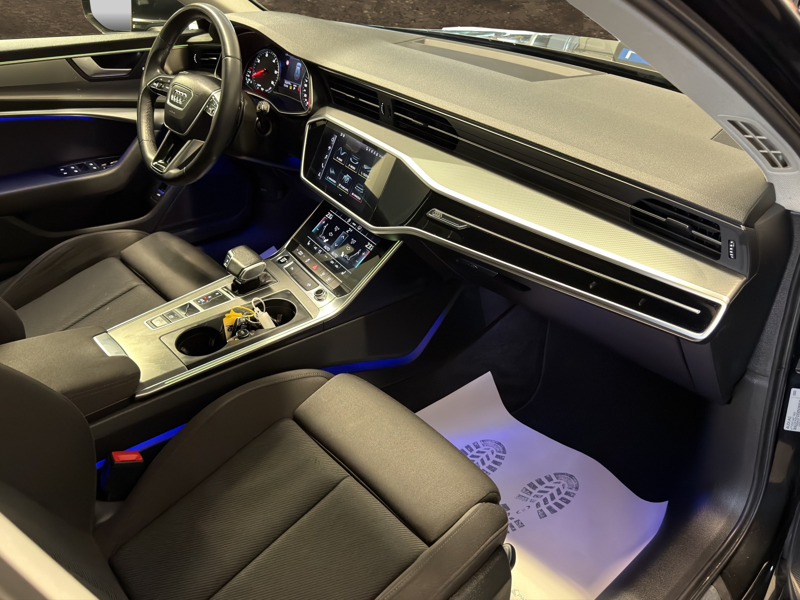 AUDI A6 Avant 40 TDI Sport Attraction S-tronic-image-13