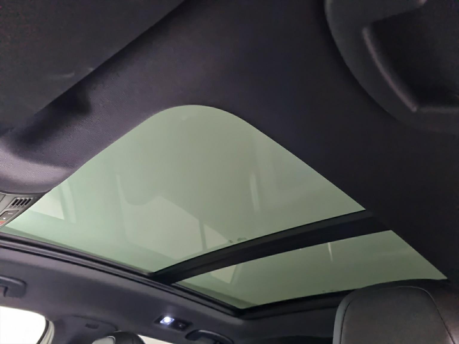 VW T-Roc 2.0 TSI R DSG 4Motion-image-14