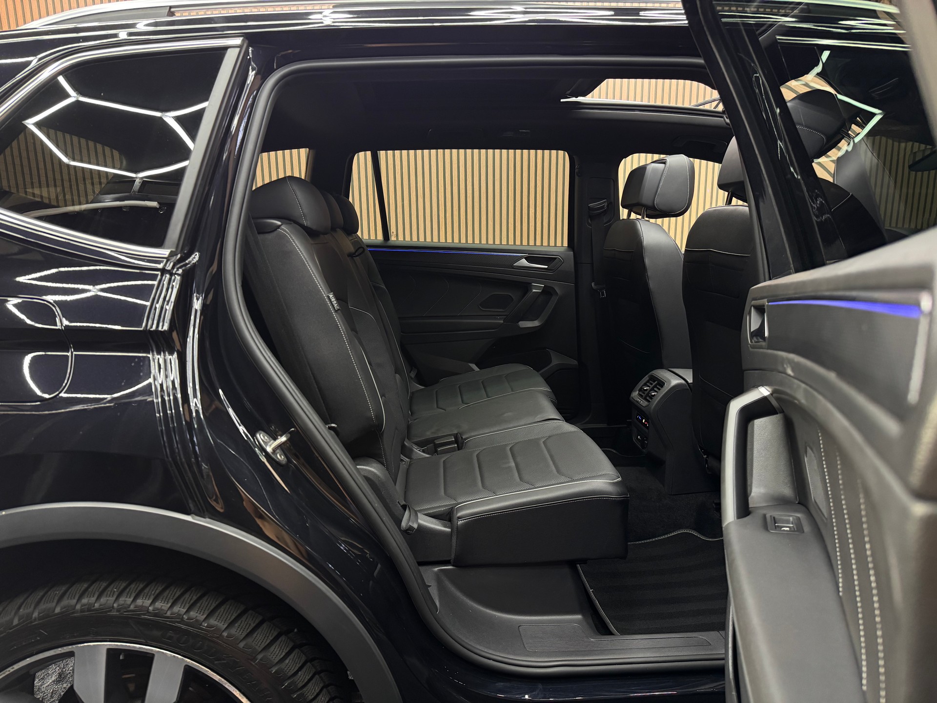 VW Tiguan Allspace 2.0 TDI SCR R-Line DSG 7 Sitze *ab CHF 299.-/ Monat*-image-12