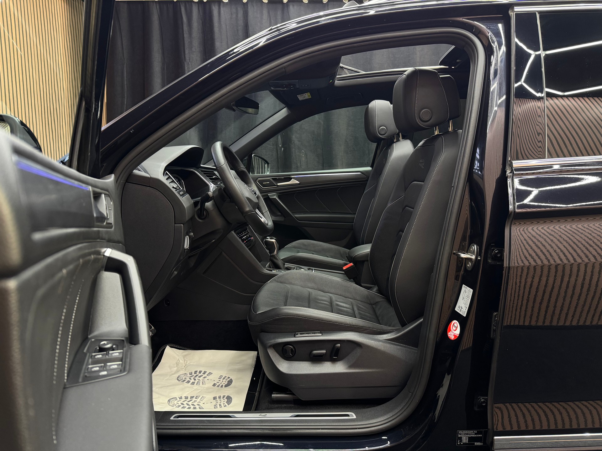 VW Tiguan Allspace 2.0 TDI SCR R-Line DSG 7 Sitze *ab CHF 299.-/ Monat*-image-10
