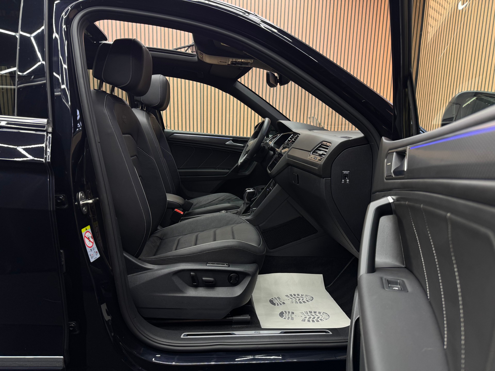 VW Tiguan Allspace 2.0 TDI SCR R-Line DSG 7 Sitze *ab CHF 299.-/ Monat*-image-13