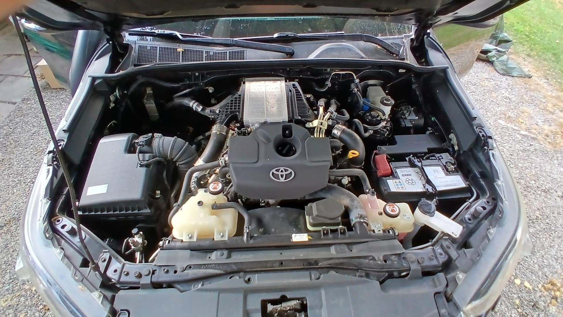 TOYOTA Hilux Double Cab. Pick-up 2.8 D-4D 4x4 Style-image-16