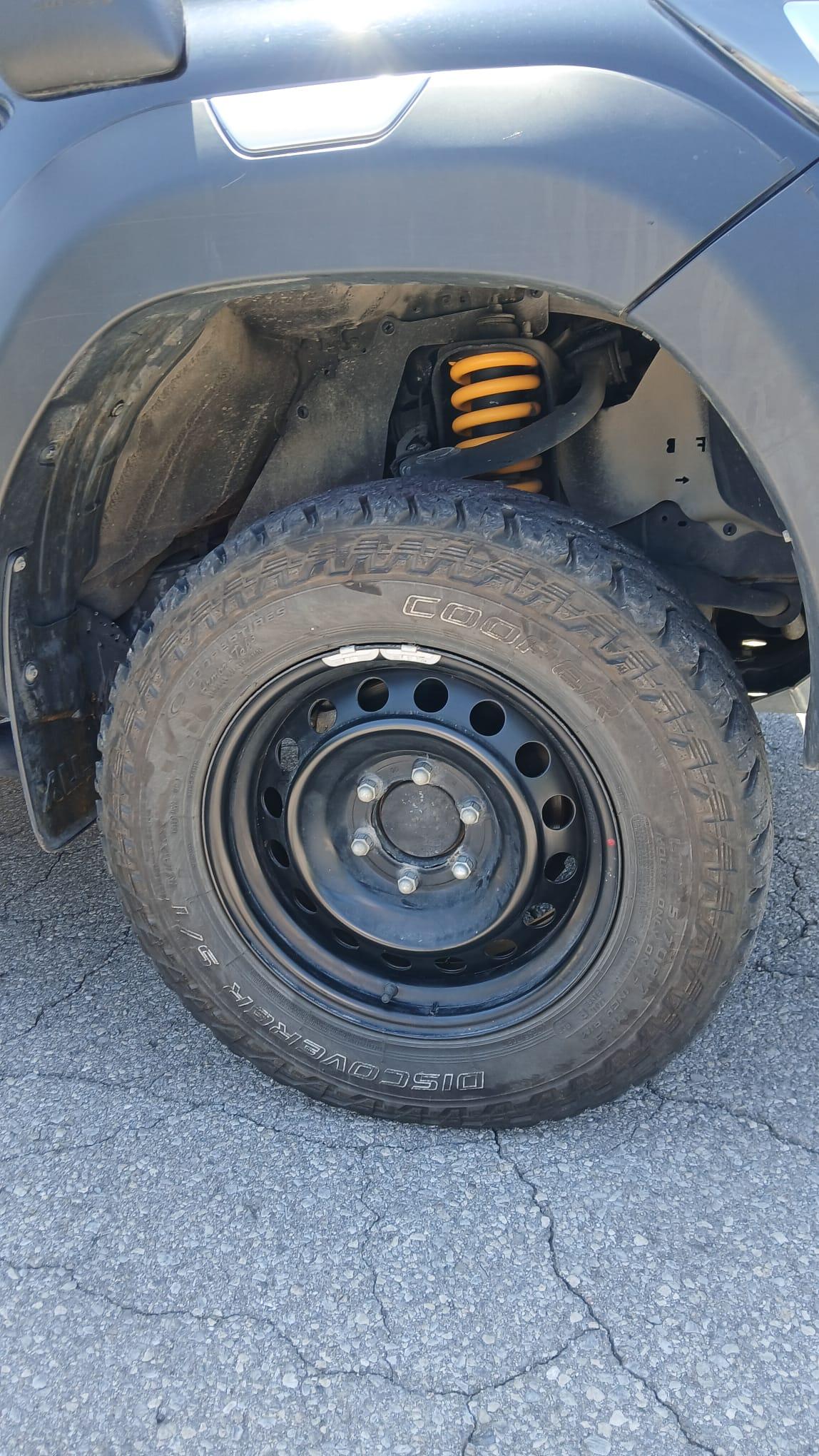 TOYOTA Hilux Double Cab. Pick-up 2.8 D-4D 4x4 Style-image-10