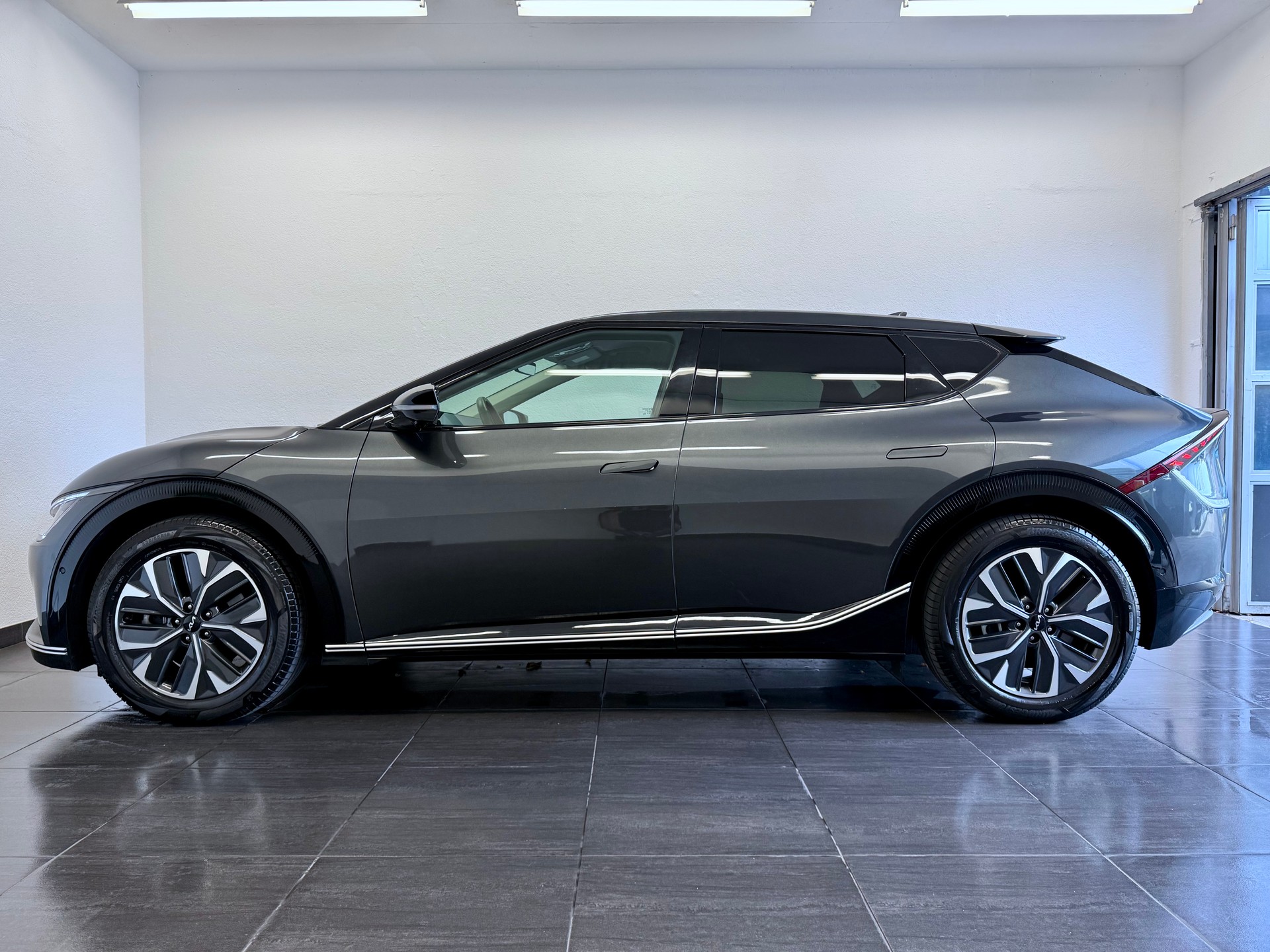KIA EV6 77.4 kWh-image-9