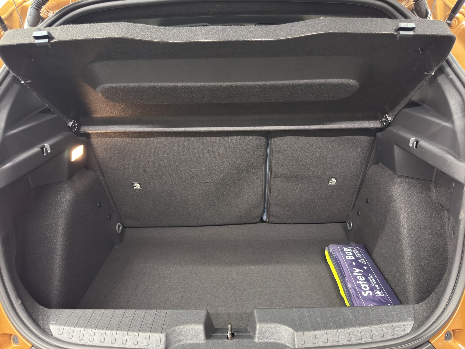 FIAT Grande Panda 1.2 Hybrid La Prima-image-10